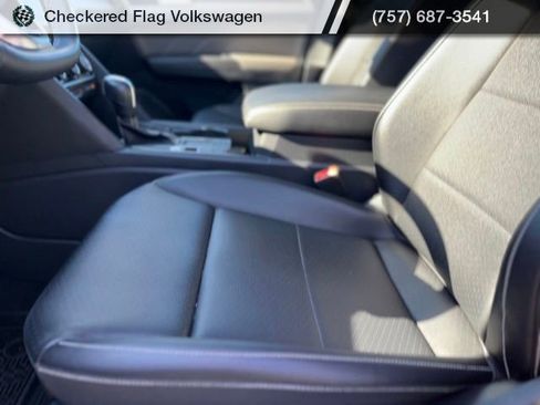 Used 2022 Volkswagen Atlas SE FWD image 22