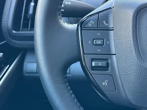 Used 2025 Toyota bZ4X AWD image 31