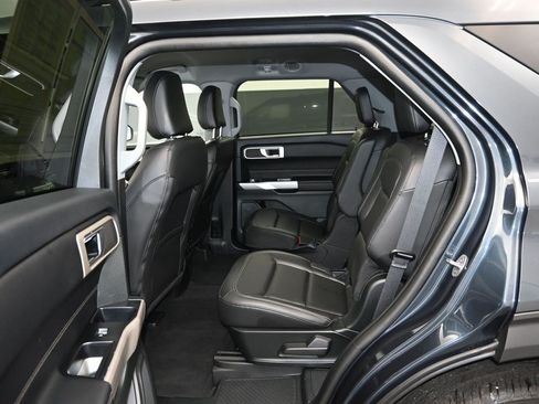 Used 2023 Ford Explorer XLT w/ Equipment Group 202A AWD/4WD image 14