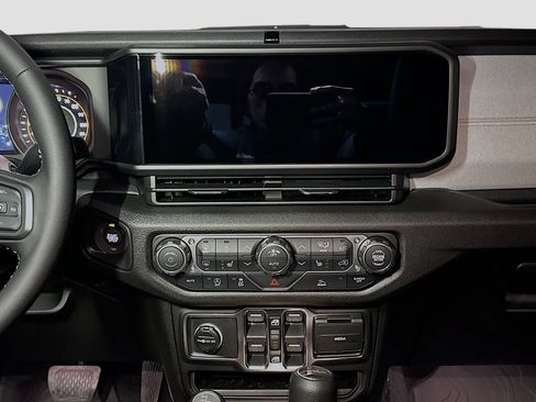 New 2026 Jeep Gladiator Sport AWD/4WD image 9