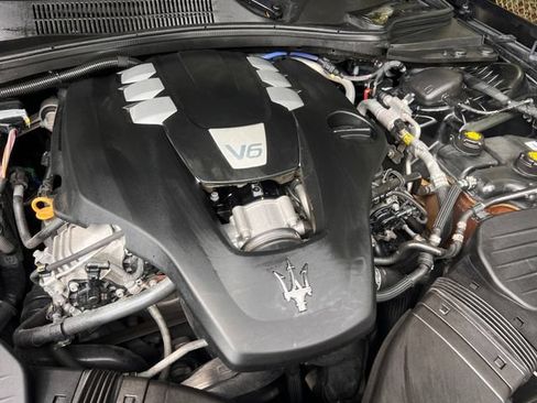 Used 2019 Maserati Ghibli GranSport RWD image 34