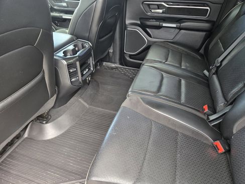 Used 2019 RAM 1500 Laramie AWD/4WD image 10