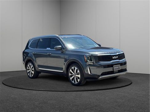 Used 2022 Kia Telluride S image 1
