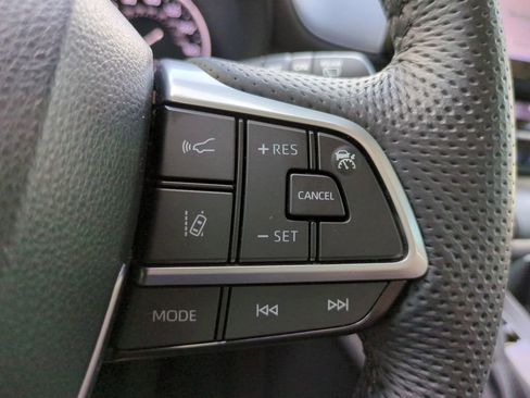 Used 2023 Toyota Sienna Limited image 25