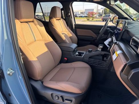 New 2026 Toyota 4Runner Limited AWD/4WD image 12