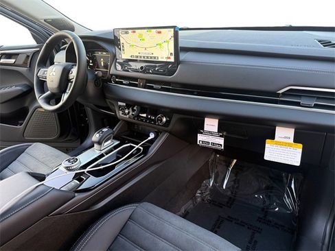 New 2026 Mitsubishi Outlander SE image 25