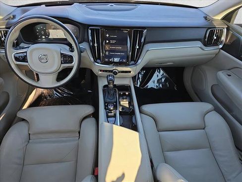 Used 2019 Volvo S60 T5 Inscription image 9