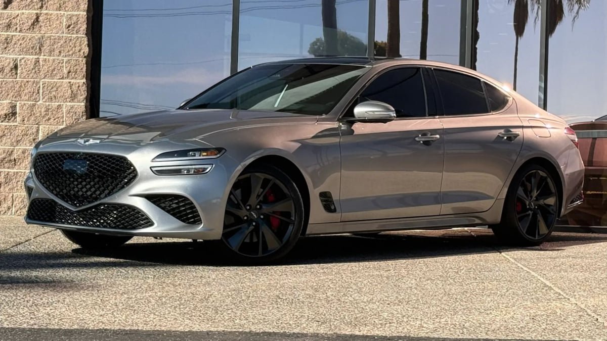 Used 2022 Genesis G70 3.3T w/ Sport Prestige Package AWD/4WD image 2