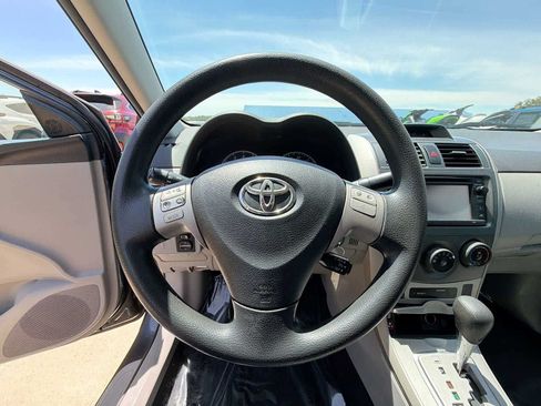 Used 2013 Toyota Corolla LE FWD image 19