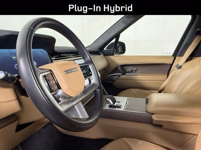 Used 2025 Land Rover Range Rover SE AWD/4WD image 6