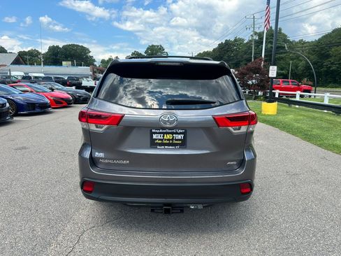 Used 2017 Toyota Highlander LE AWD/4WD image 8