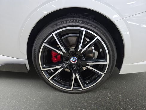 Used 2025 BMW M240i xDrive Coupe AWD/4WD image 31