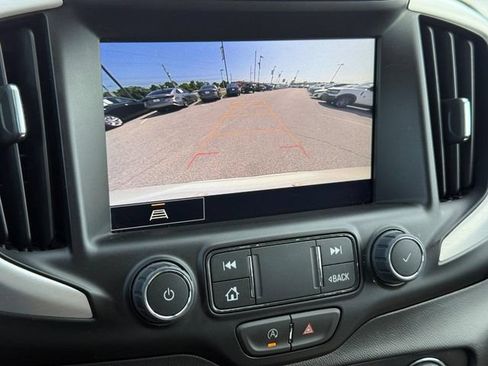 Used 2024 GMC Terrain SLT AWD/4WD image 22