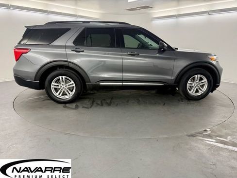 Used 2021 Ford Explorer XLT image 9