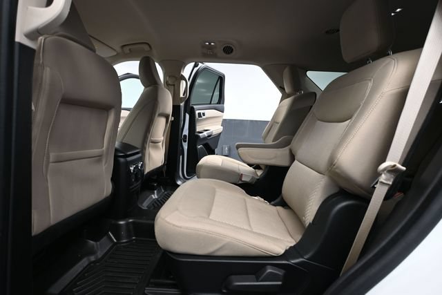 Used 2022 Ford Explorer XLT w/ Class IV Trailer Tow Package AWD/4WD image 31