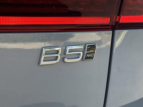 New 2026 Volvo XC60 B5 Ultra w/ Protection Package Premier AWD/4WD image 22