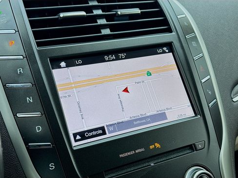 Used 2019 Lincoln MKC Reserve w/ MKC Technology Package FWD image 10