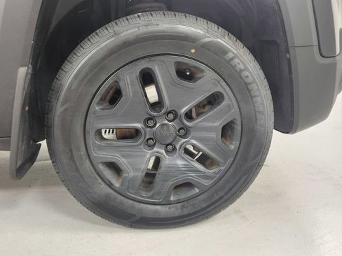 Used 2018 Jeep Renegade Sport w/ Power & Air Group AWD/4WD image 9
