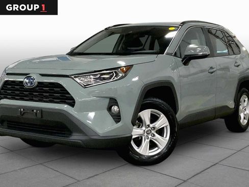 Used 2021 Toyota RAV4 XLE w/ Convenience Package AWD/4WD image 1