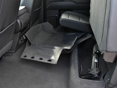 Used 2024 GMC Sierra 1500 SLT image 37