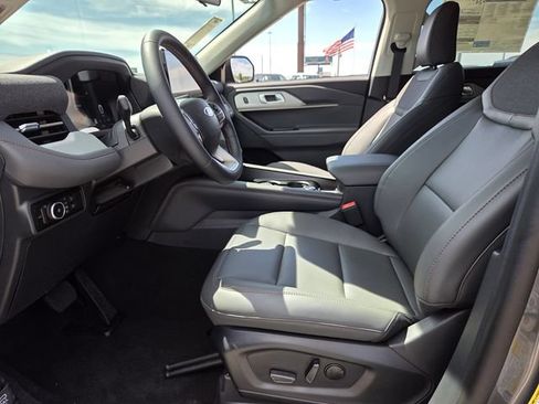 New 2026 Ford Explorer Active w/ Active Comfort Package RWD image 34