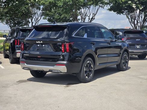 New 2026 Kia Sorento S FWD image 4