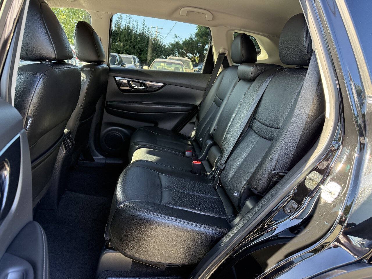 Used 2019 Nissan Rogue SL AWD/4WD image 11