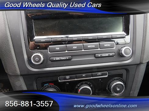 Used 2012 Volkswagen Golf 2-Door image 16