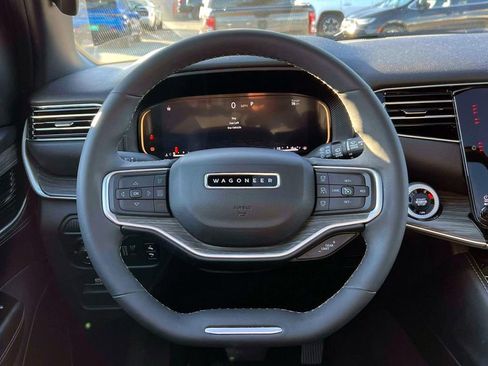 Used 2024 Jeep Wagoneer L Series II w/ Premium Group I image 14