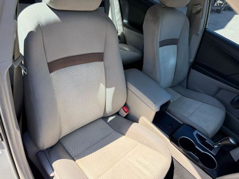 Used 2012 Toyota Camry LE image 9