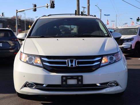 Used 2016 Honda Odyssey Touring Elite image 2