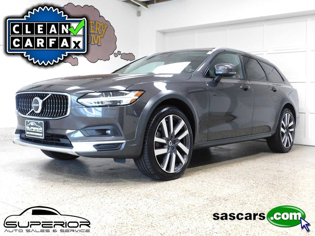 Used 2022 Volvo V90 B6 Cross Country AWD/4WD image 1