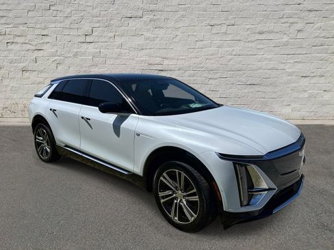 New 2026 Cadillac Lyriq Luxury RWD image 7