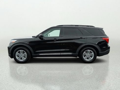 Used 2022 Ford Explorer XLT RWD image 4