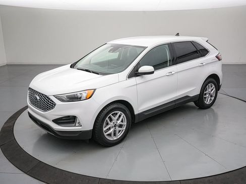 Certified 2023 Ford Edge SEL w/ Convenience Package AWD/4WD image 8