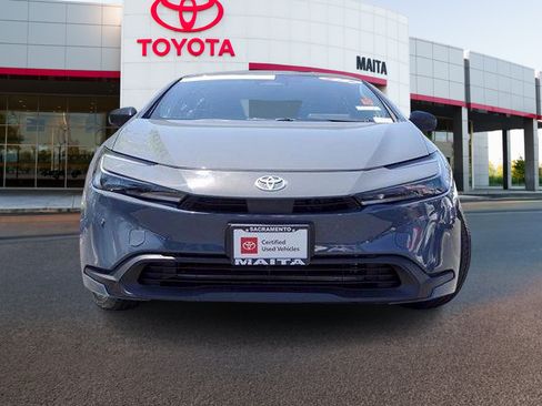 Certified 2024 Toyota Prius LE FWD image 3