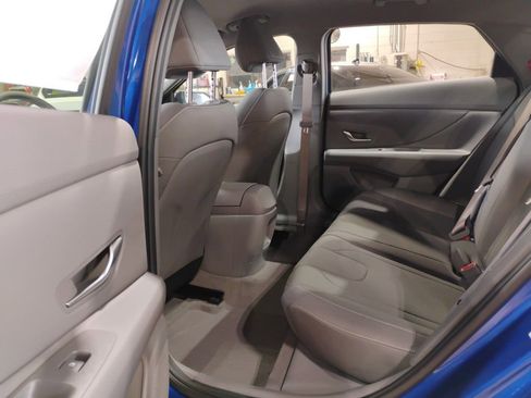 Used 2025 Hyundai Elantra Sport image 13