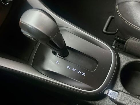 Used 2019 Chevrolet Trax LT w/ LT Convenience Package FWD image 24