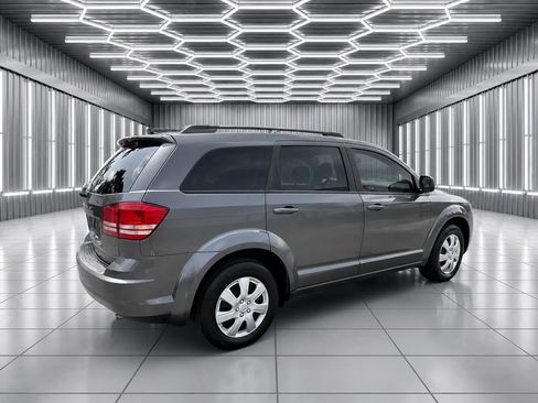 Used 2016 Dodge Journey SE w/ Flexible Seating Group FWD image 4