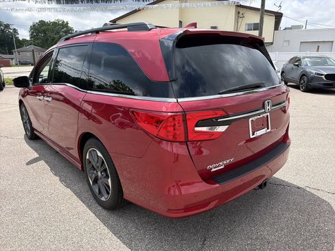 Used 2024 Honda Odyssey Elite image 6