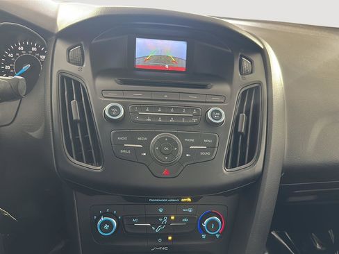 Used 2016 Ford Focus SE image 9