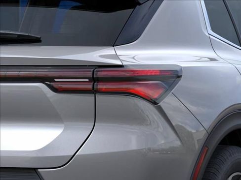 New 2026 Chevrolet Equinox EV LT FWD image 11