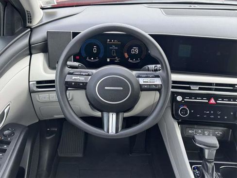 Certified 2025 Hyundai Tucson SEL image 13