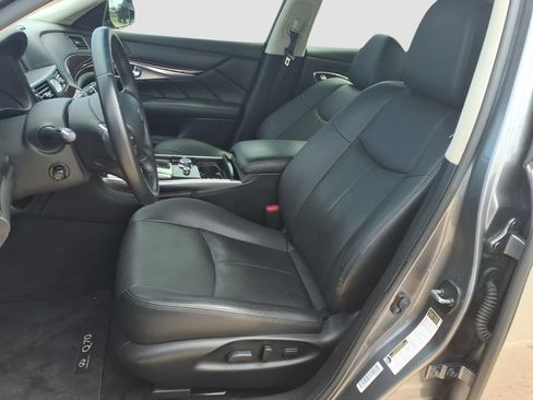 Used 2018 INFINITI Q70 Luxe w/ Proactive Package RWD image 25
