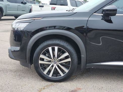 Certified 2024 Nissan Pathfinder Platinum w/ Cargo Package FWD image 6