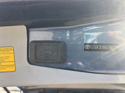 Used 2013 Toyota Highlander Limited w/ Convenience Pkg AWD/4WD image 11