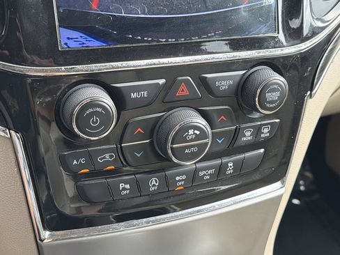 Used 2022 Jeep Grand Cherokee Limited RWD image 17