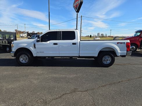 Used 2022 Ford F250 XL w/ Power Equipment Group image 2