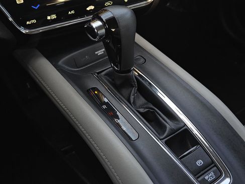 Used 2018 Honda HR-V EX-L image 18