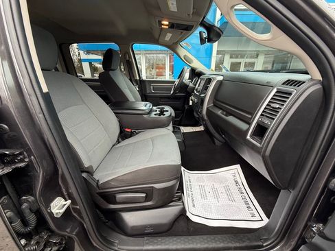 Used 2023 RAM 1500 Classic SLT AWD/4WD image 32